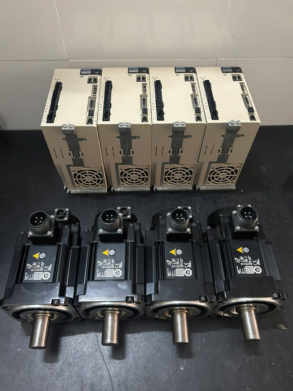 Động cơ servo Yaskawa sigma7 1,5KW SGM7A-15AFA6C, SGM7A-15AFA61, SGM7A-15AFA21, SGM7A-15AFA2C